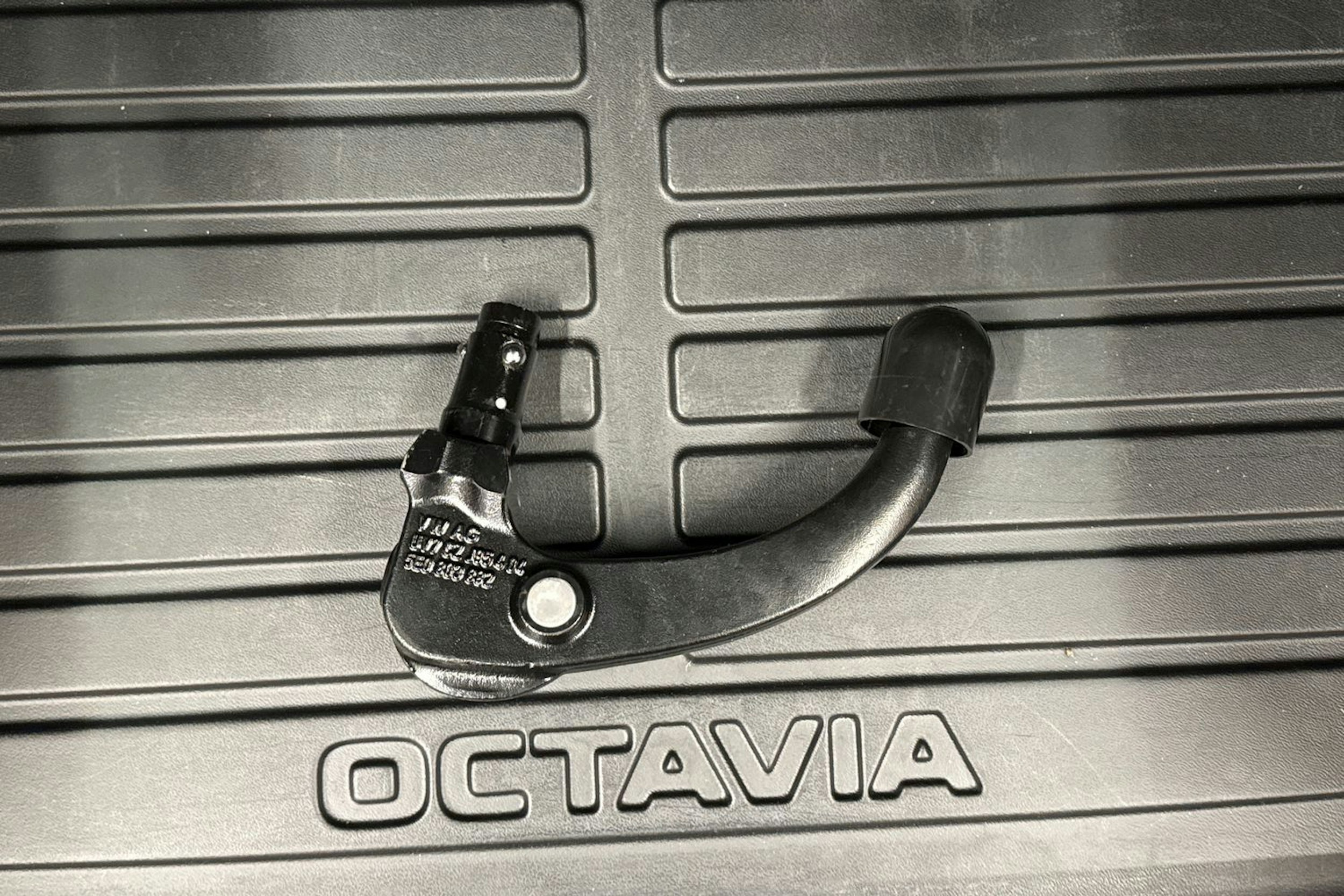musta Skoda Octavia 2020 kuva 25.