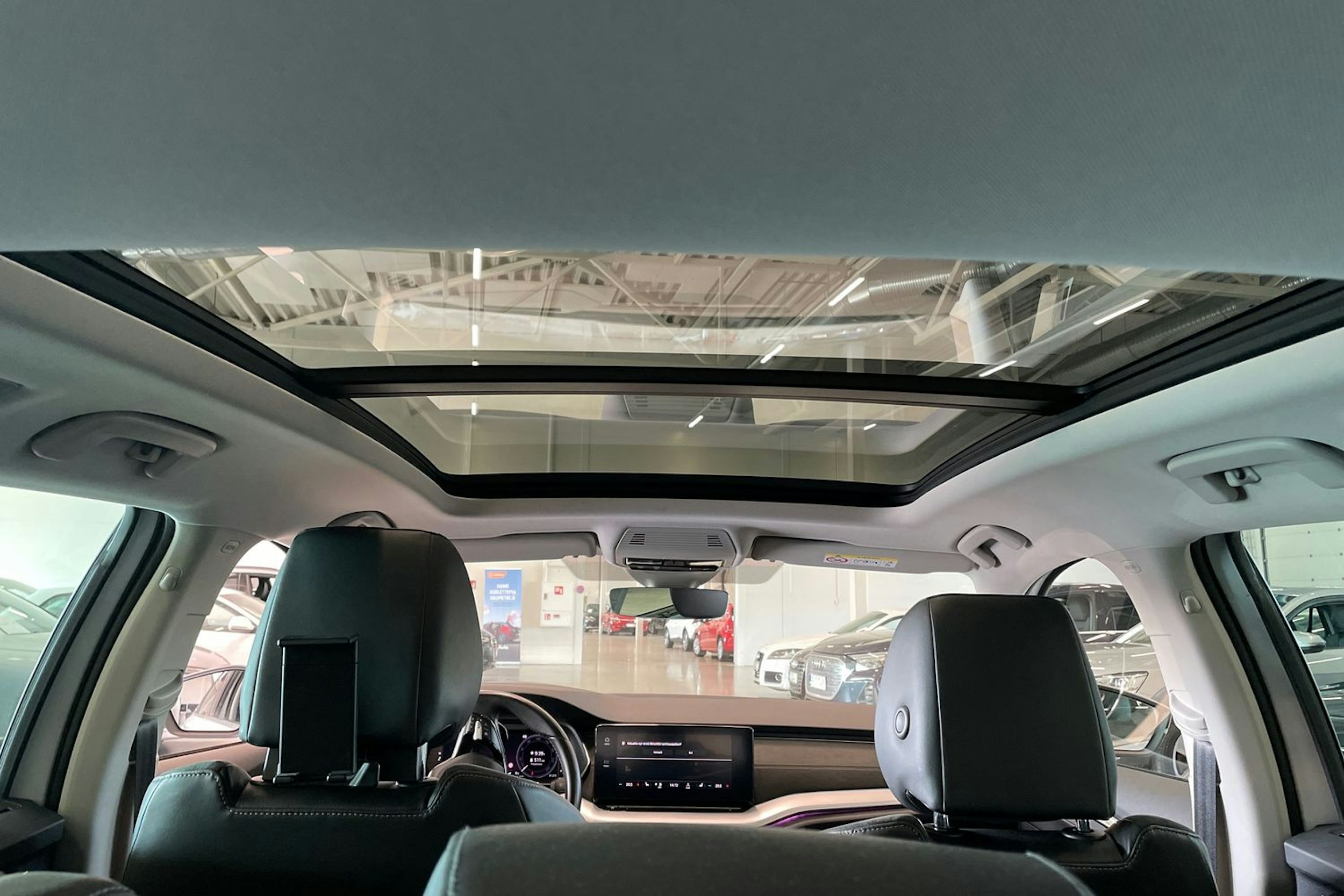 valkoinen Skoda Octavia 2020 kuva 15.
