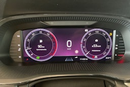 valkoinen Skoda Octavia 2020 kuva 21.