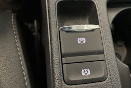 valkoinen Skoda Octavia 2020 kuva 37.