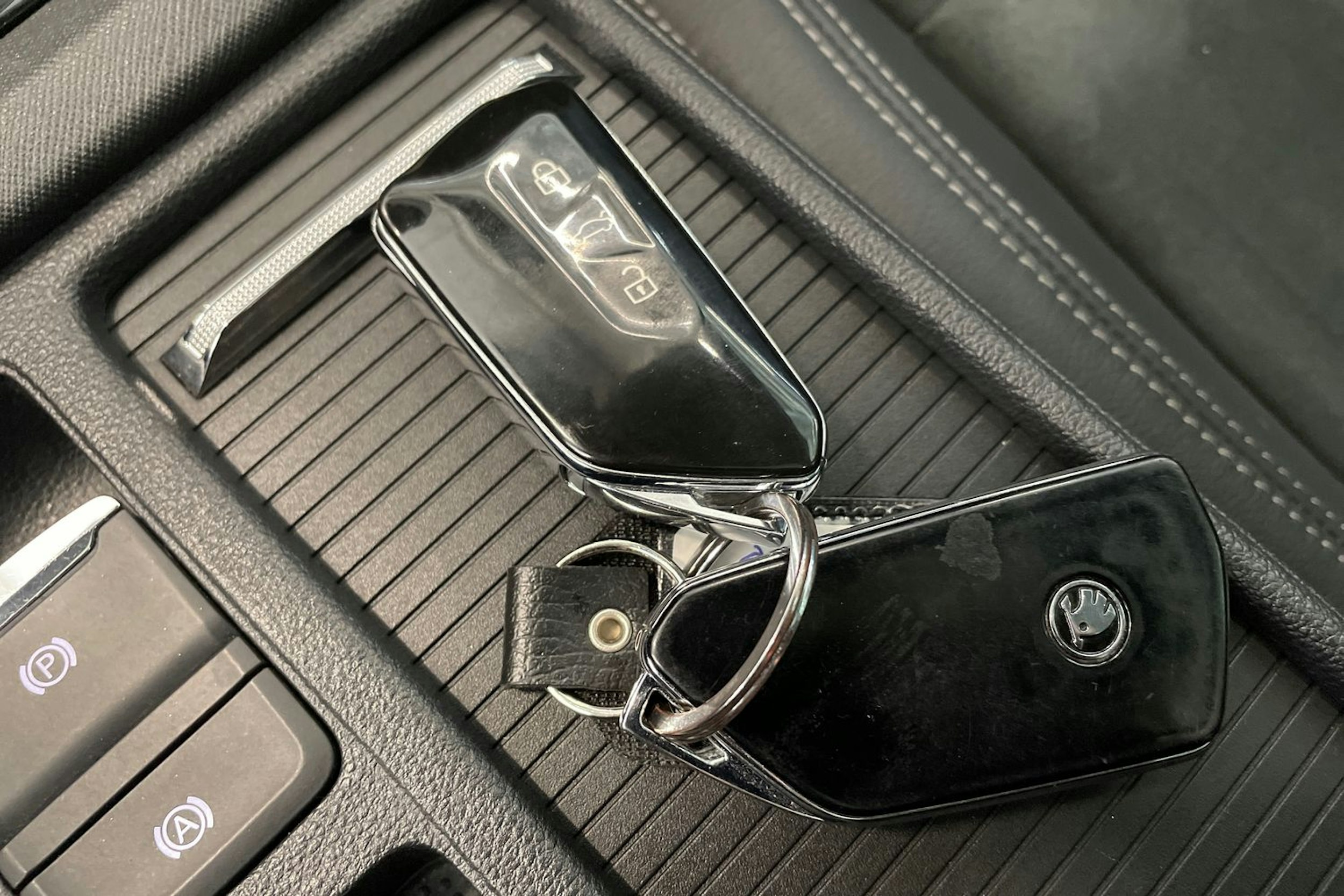valkoinen Skoda Octavia 2020 kuva 38.