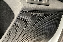valkoinen Skoda Octavia 2020 kuva 41.