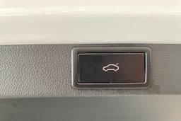 valkoinen Skoda Octavia 2020 kuva 44.