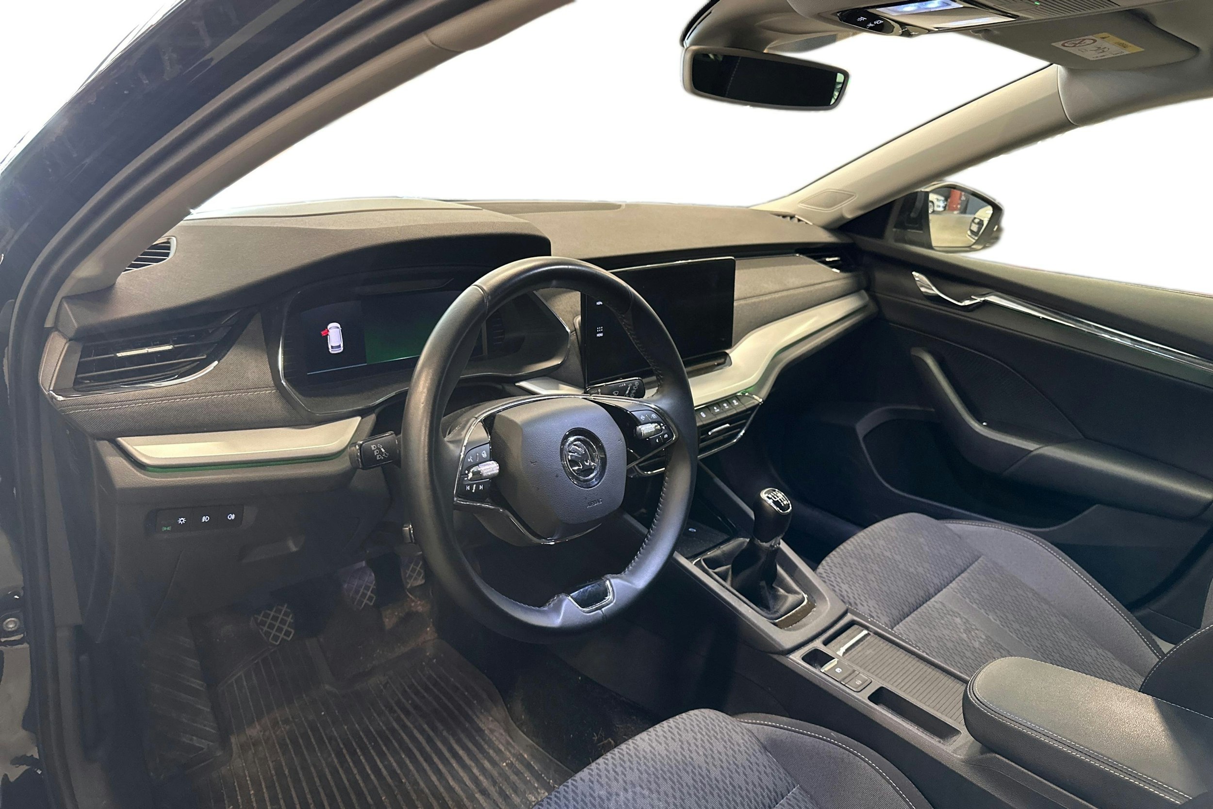musta Skoda Octavia 2020 kuva 3.
