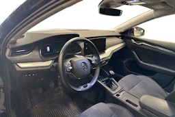 musta Skoda Octavia 2020 kuva 3.
