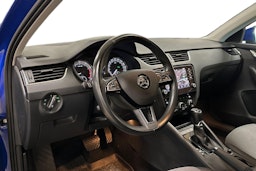 sininen Skoda Octavia 2020 kuva 3.