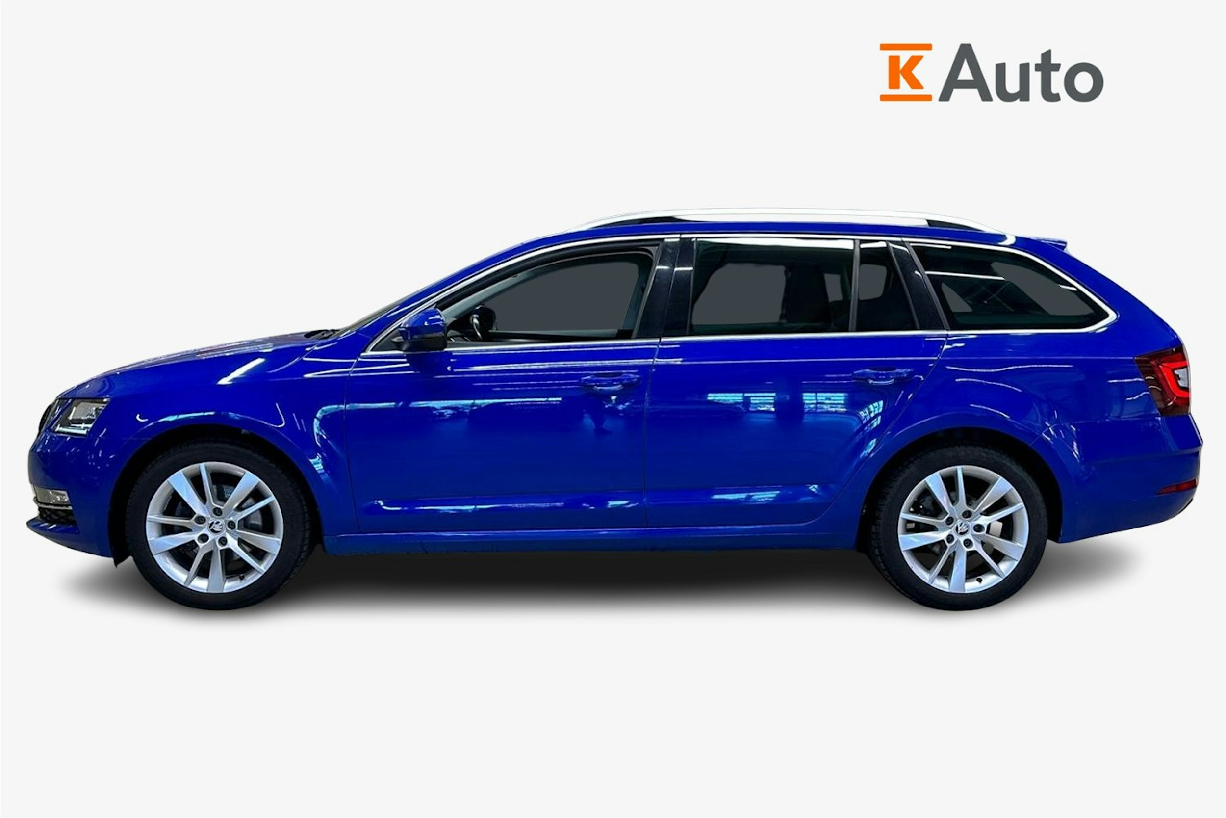 sininen Skoda Octavia 2020 kuva 6.
