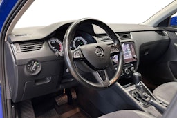 sininen Skoda Octavia 2020 kuva 10.