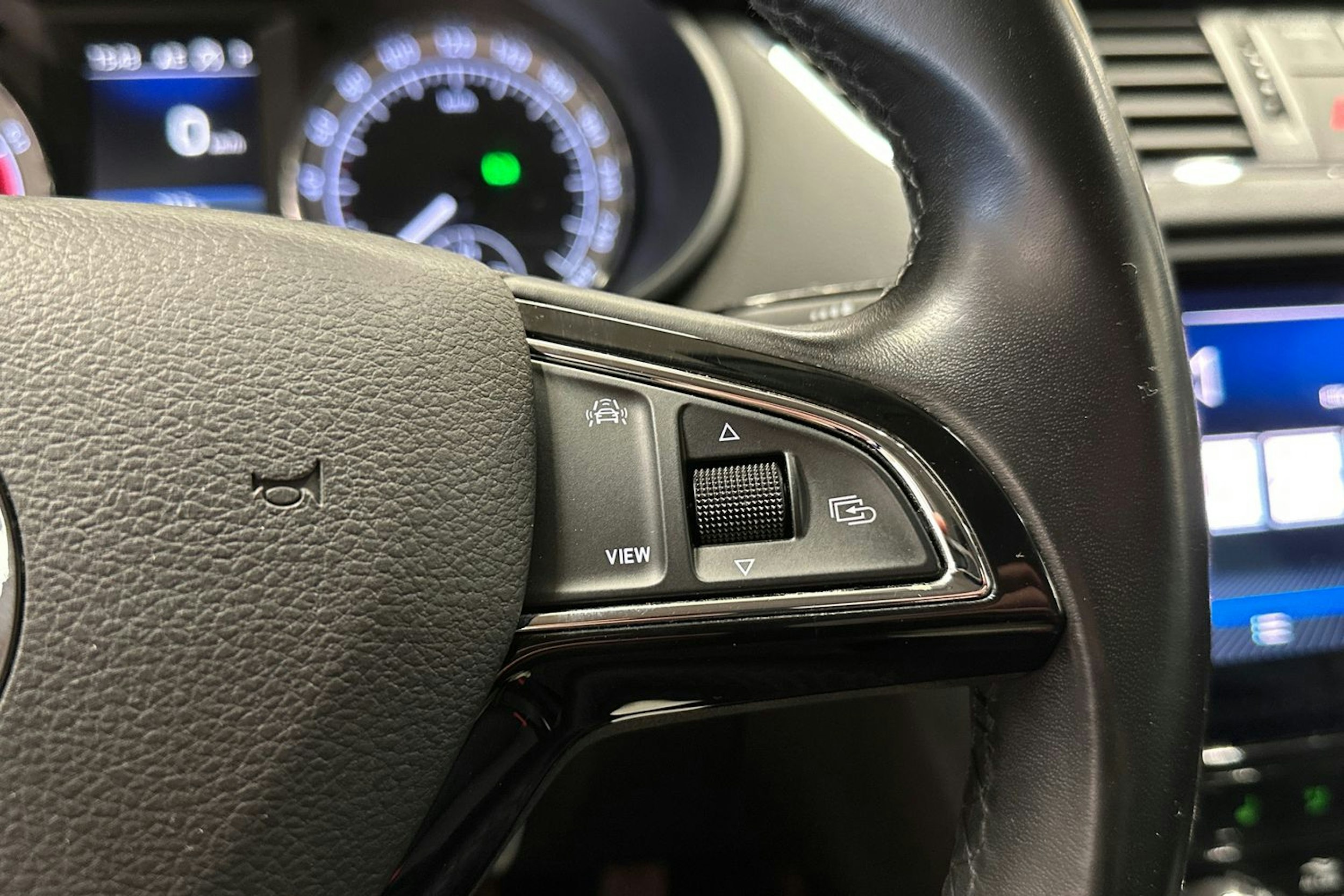 sininen Skoda Octavia 2020 kuva 29.