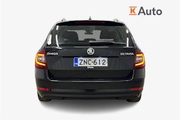 musta Skoda Octavia 2020 kuva 3.