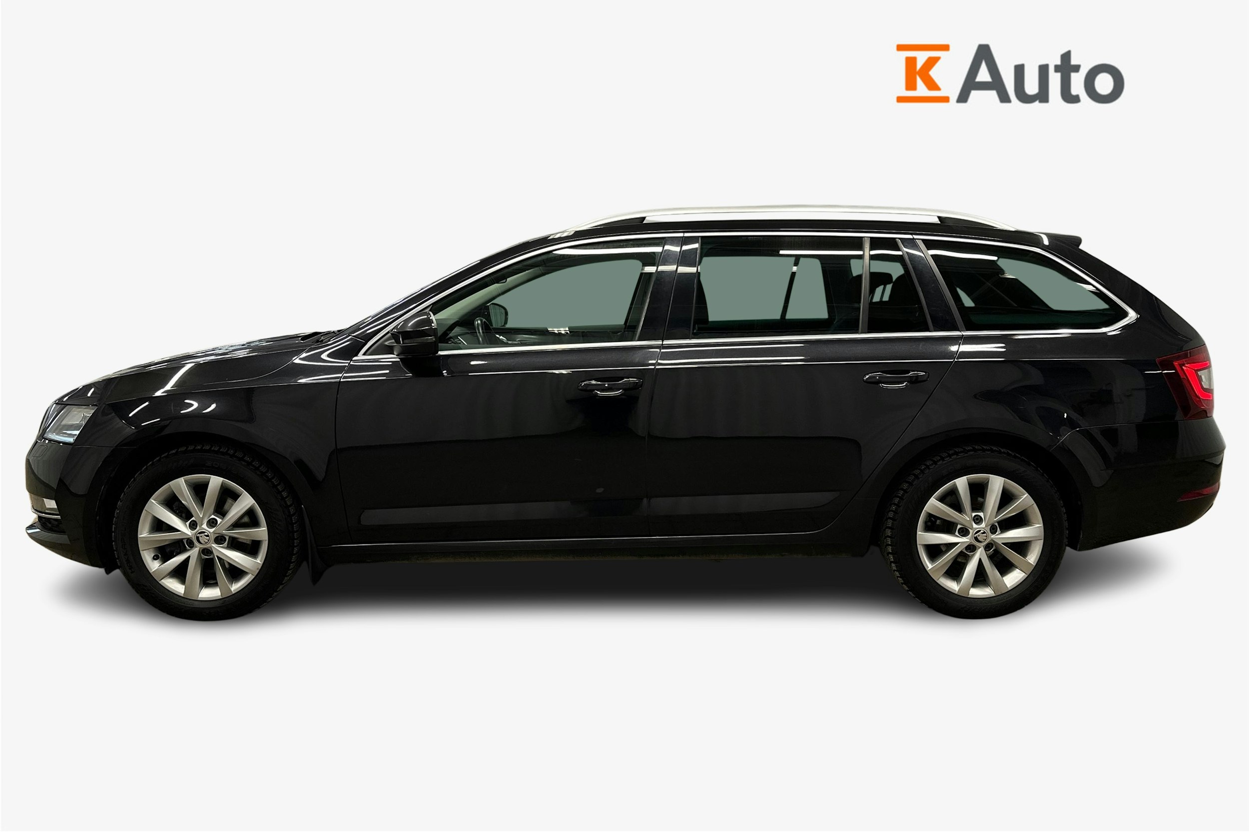 musta Skoda Octavia 2020 kuva 5.