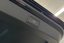 musta Skoda Octavia 2020 kuva 12.