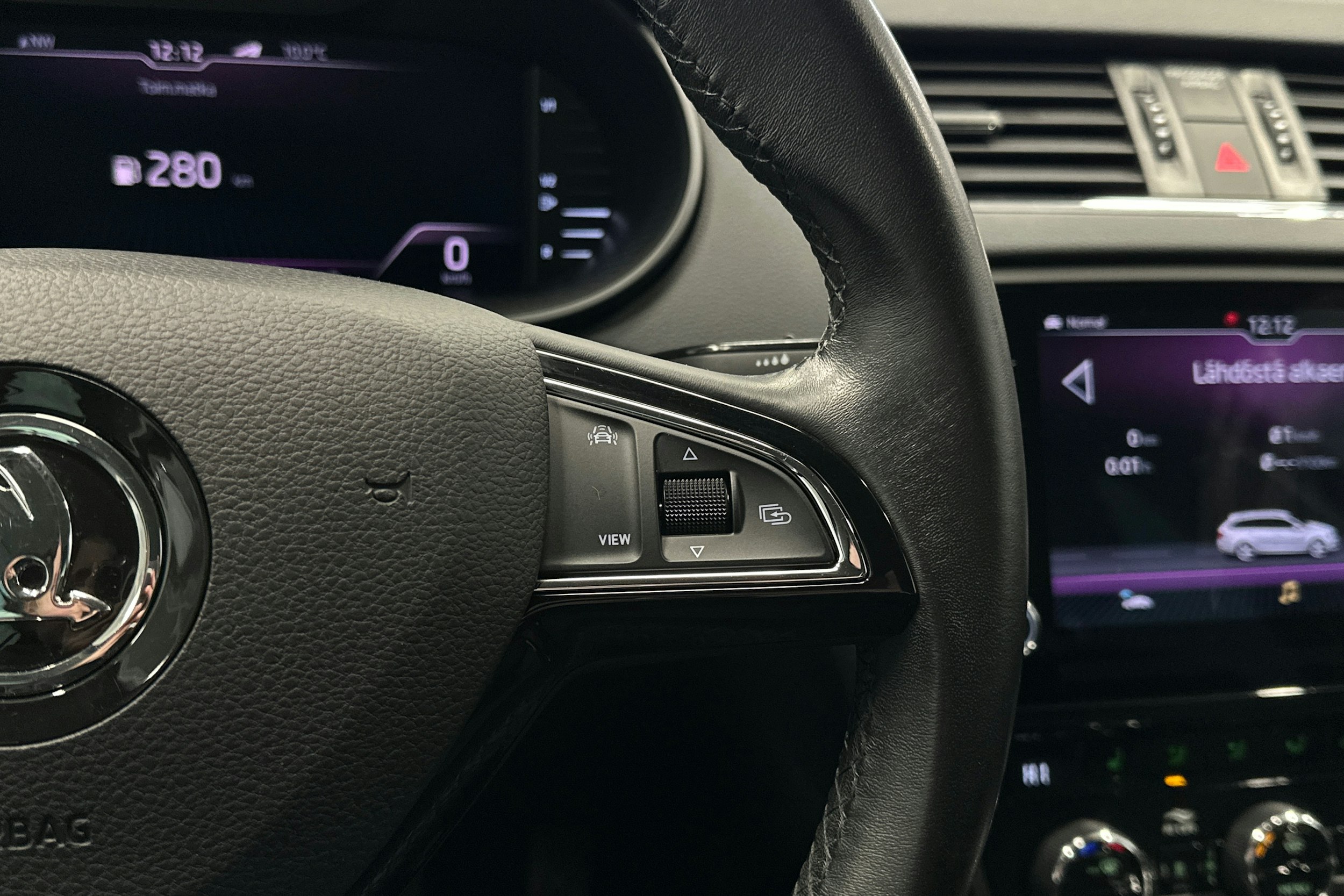 musta Skoda Octavia 2020 kuva 16.