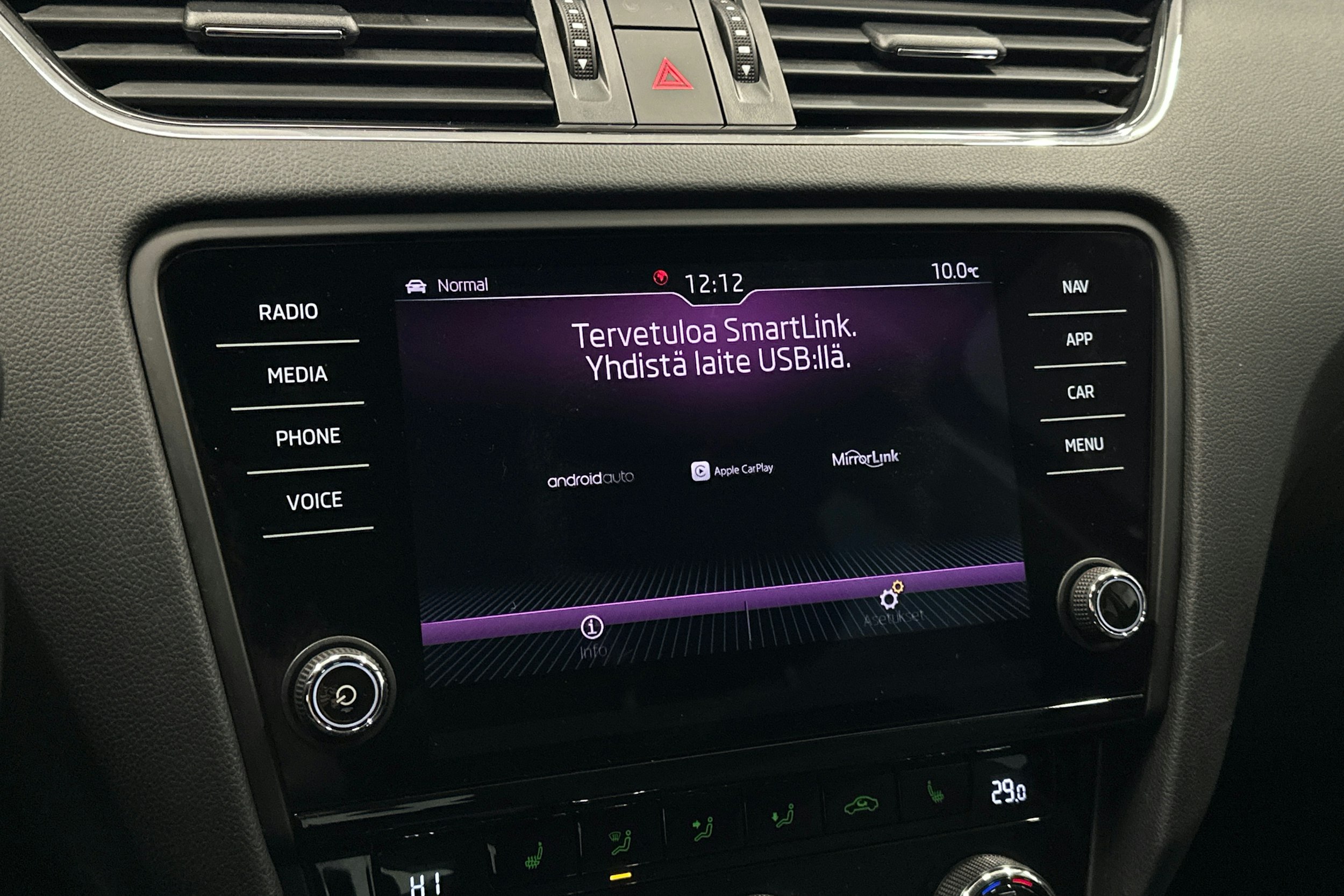 musta Skoda Octavia 2020 kuva 20.