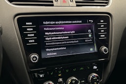 musta Skoda Octavia 2020 kuva 24.