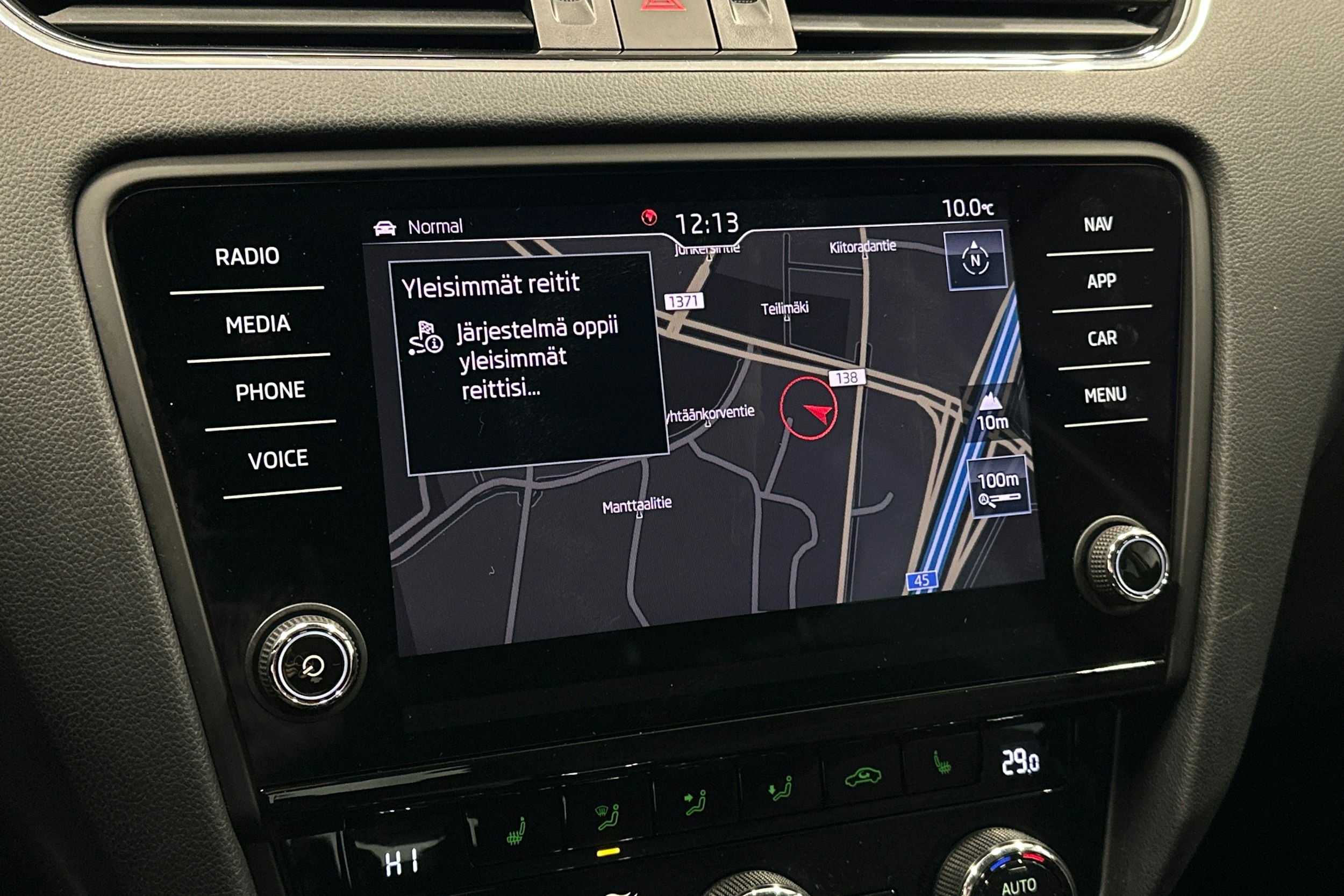 musta Skoda Octavia 2020 kuva 25.