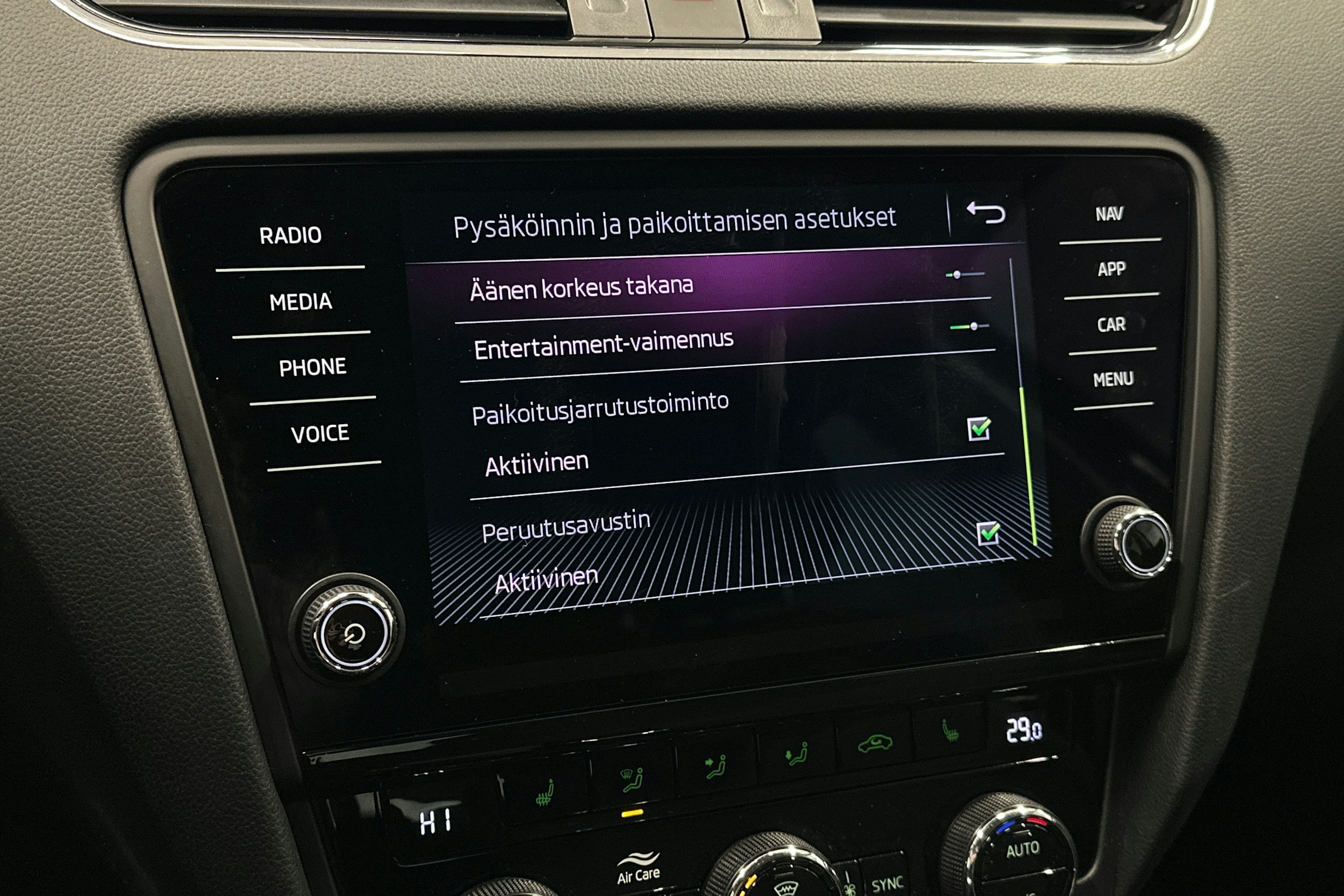 musta Skoda Octavia 2020 kuva 26.