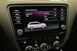 musta Skoda Octavia 2020 kuva 28.