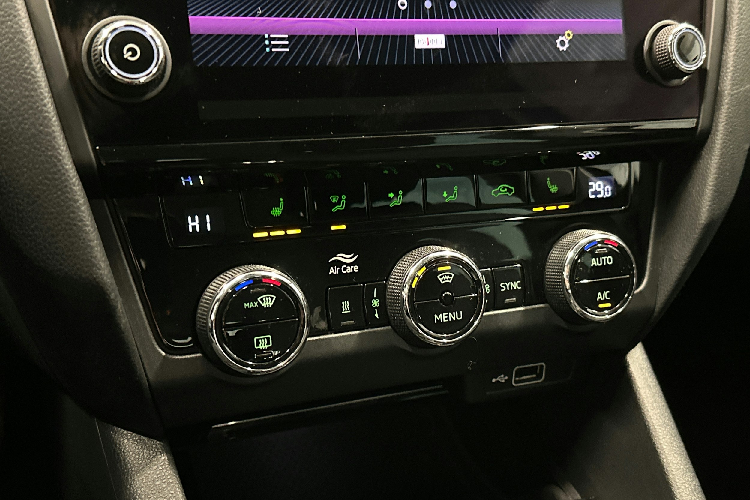 musta Skoda Octavia 2020 kuva 31.