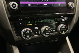 musta Skoda Octavia 2020 kuva 31.