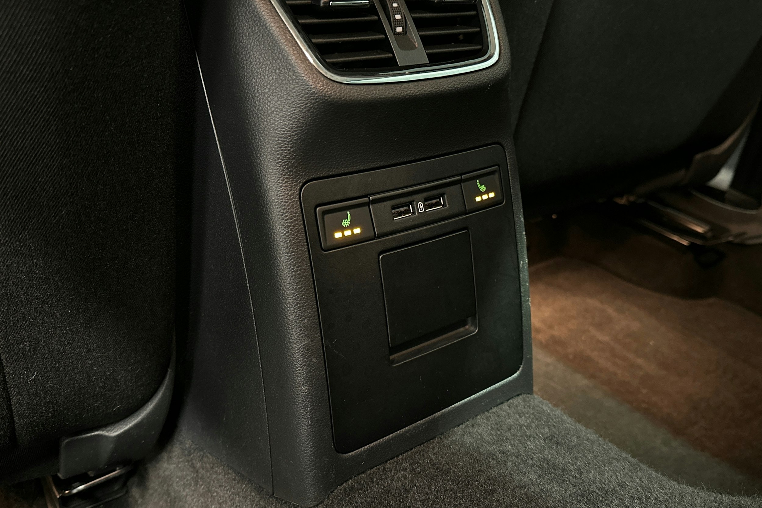 musta Skoda Octavia 2020 kuva 32.