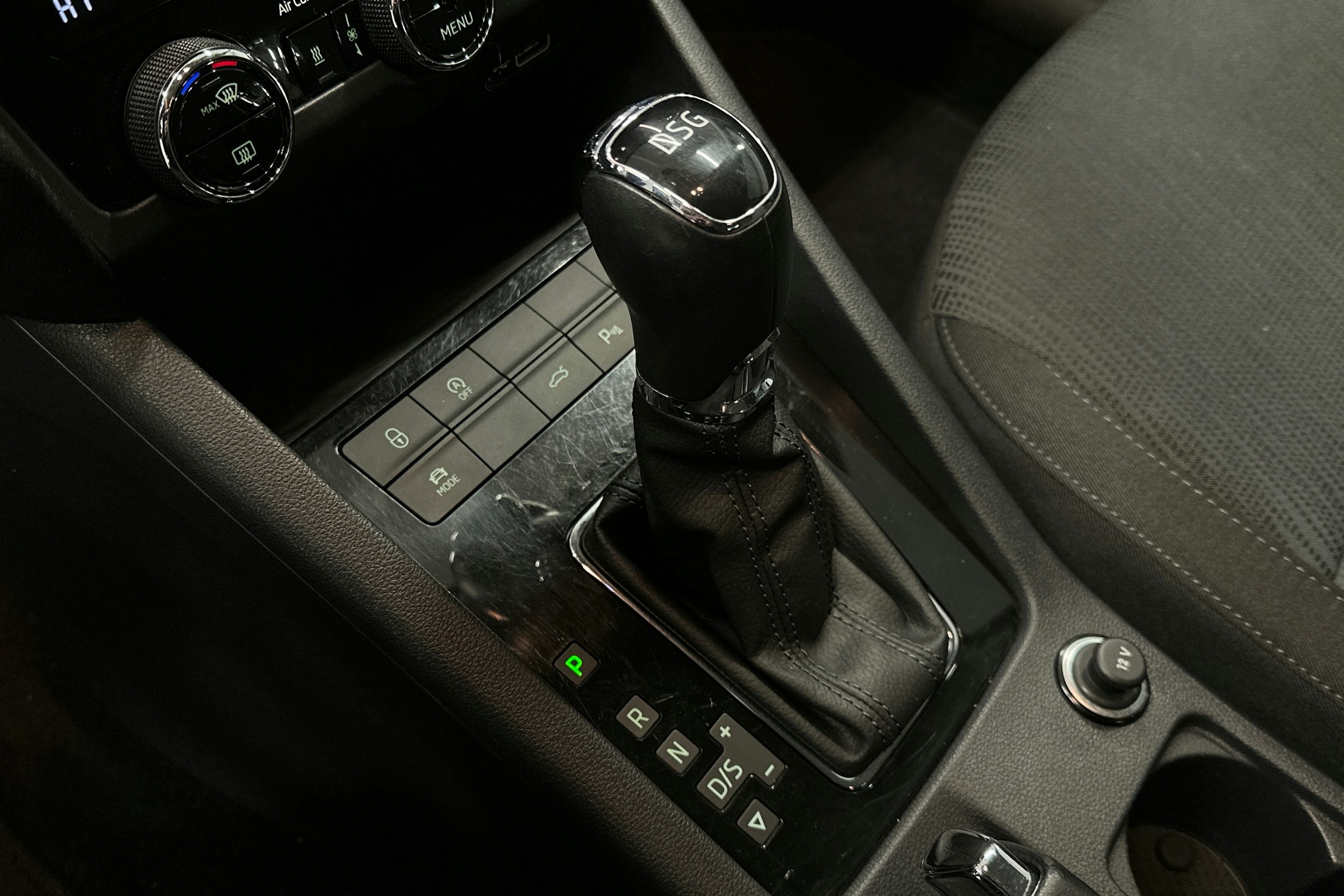 musta Skoda Octavia 2020 kuva 33.