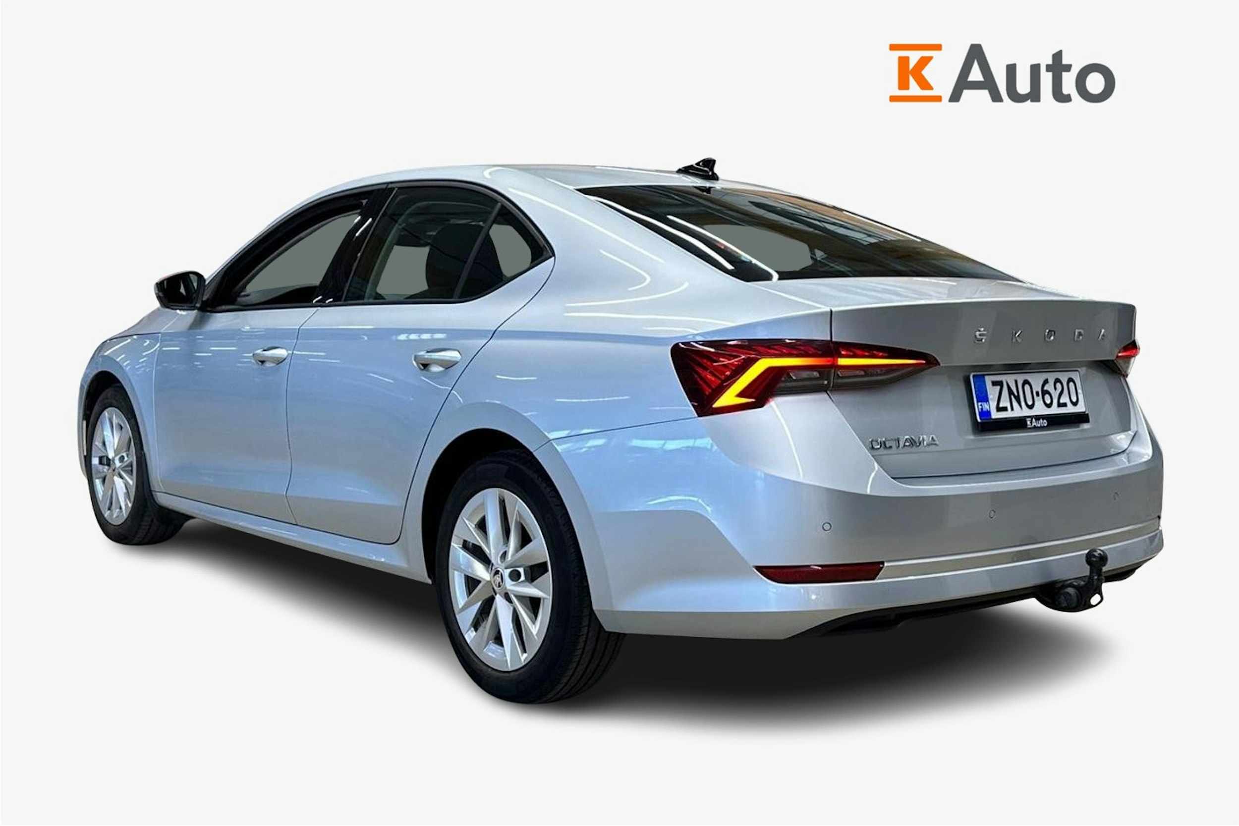 harmaa Skoda Octavia 2020 kuva 2.