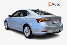 harmaa Skoda Octavia 2020 kuva 2.