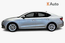 harmaa Skoda Octavia 2020 kuva 6.