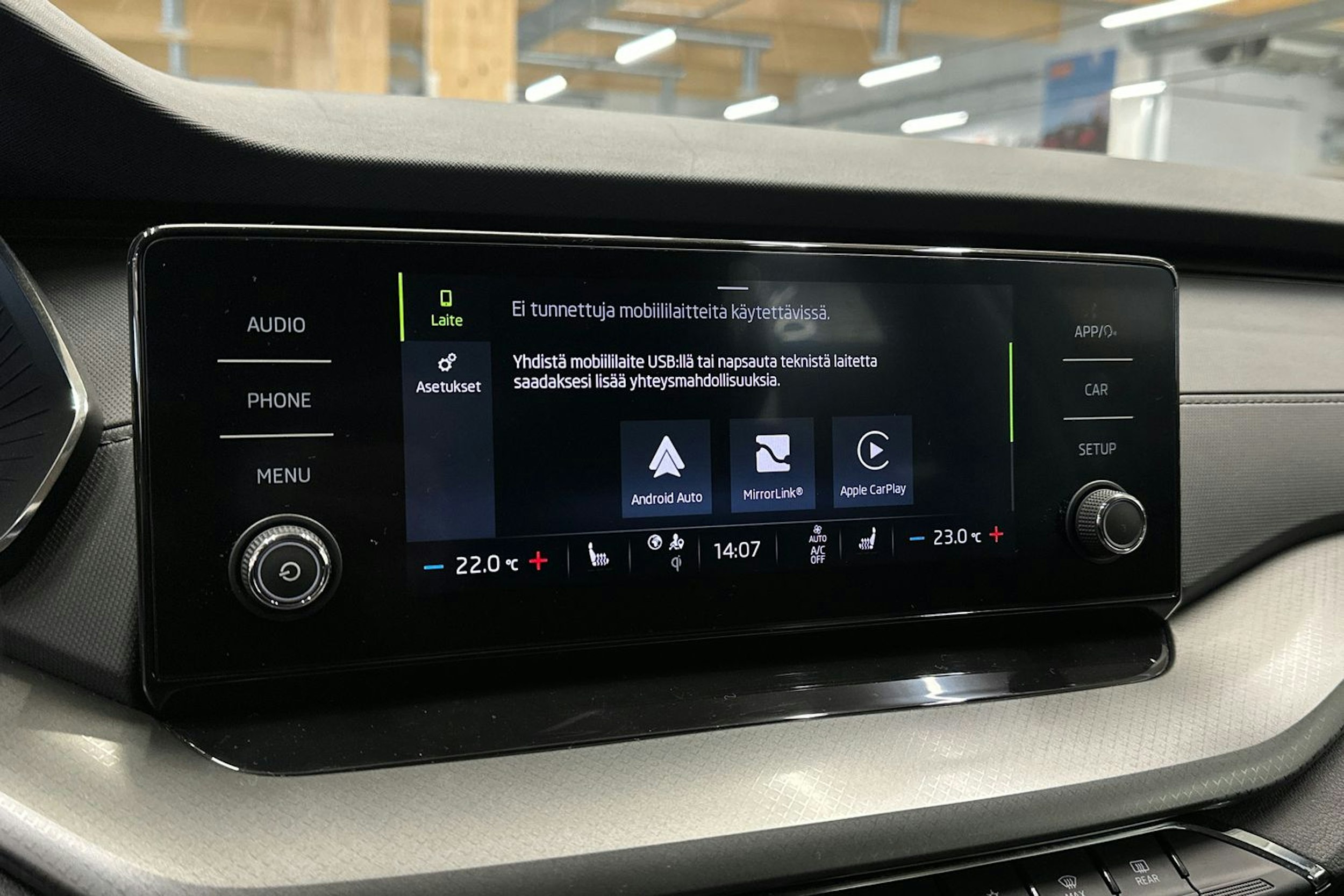 harmaa Skoda Octavia 2020 kuva 19.