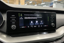 harmaa Skoda Octavia 2020 kuva 19.