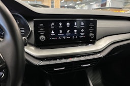harmaa Skoda Octavia 2020 kuva 20.