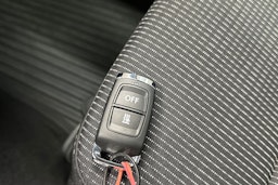harmaa Skoda Octavia 2020 kuva 22.