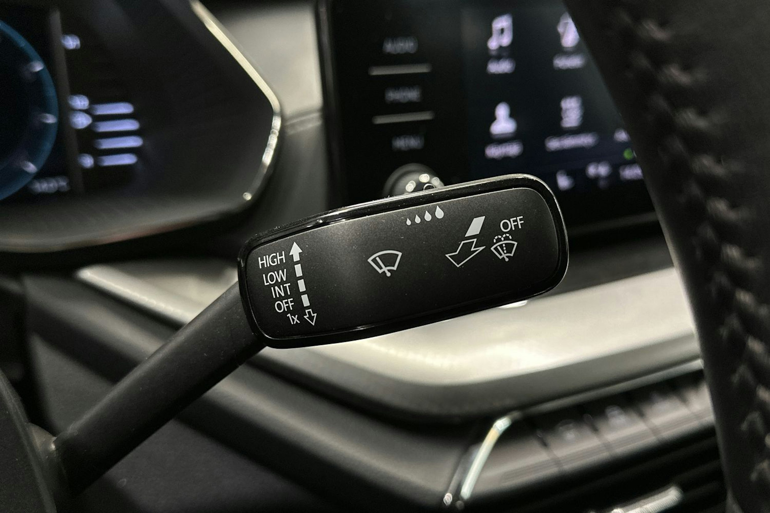 harmaa Skoda Octavia 2020 kuva 25.