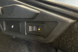 harmaa Skoda Octavia 2020 kuva 32.