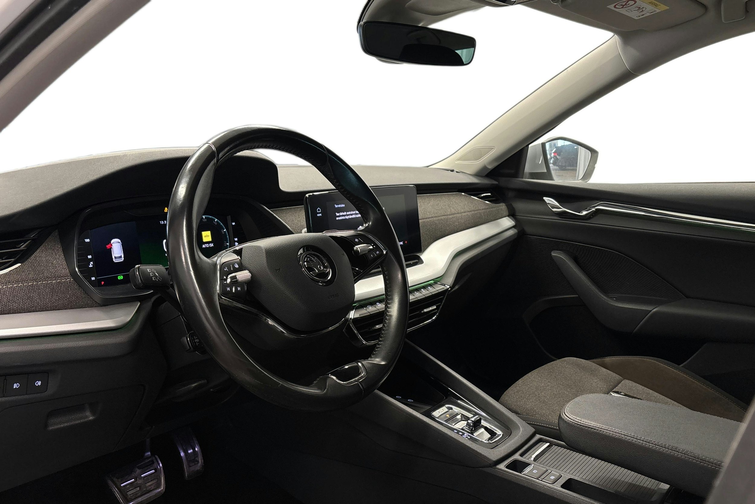 valkoinen Skoda Octavia 2021 kuva 3.