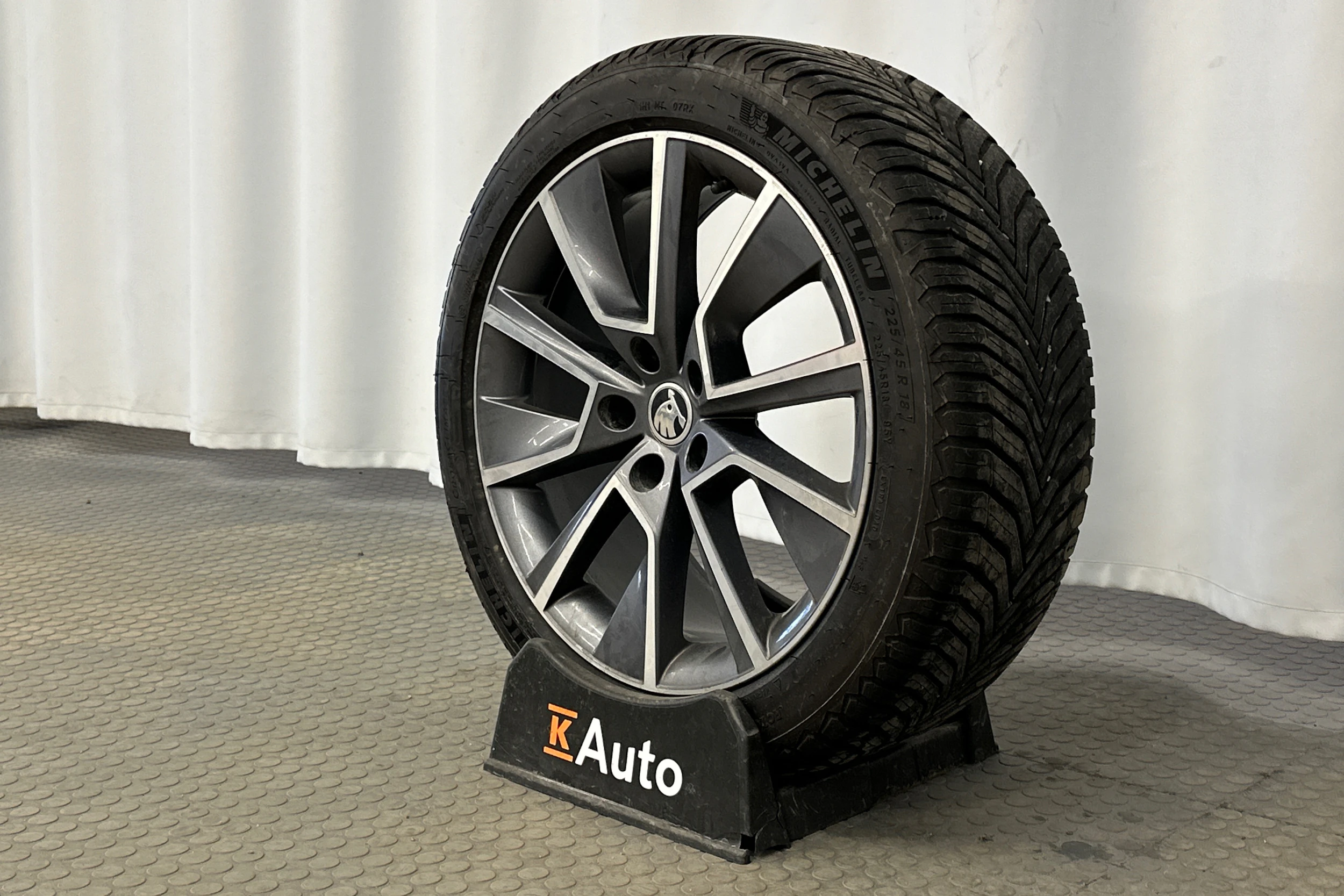 valkoinen Skoda Octavia 2021 kuva 10.