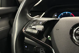 valkoinen Skoda Octavia 2021 kuva 16.