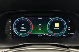 valkoinen Skoda Octavia 2021 kuva 18.