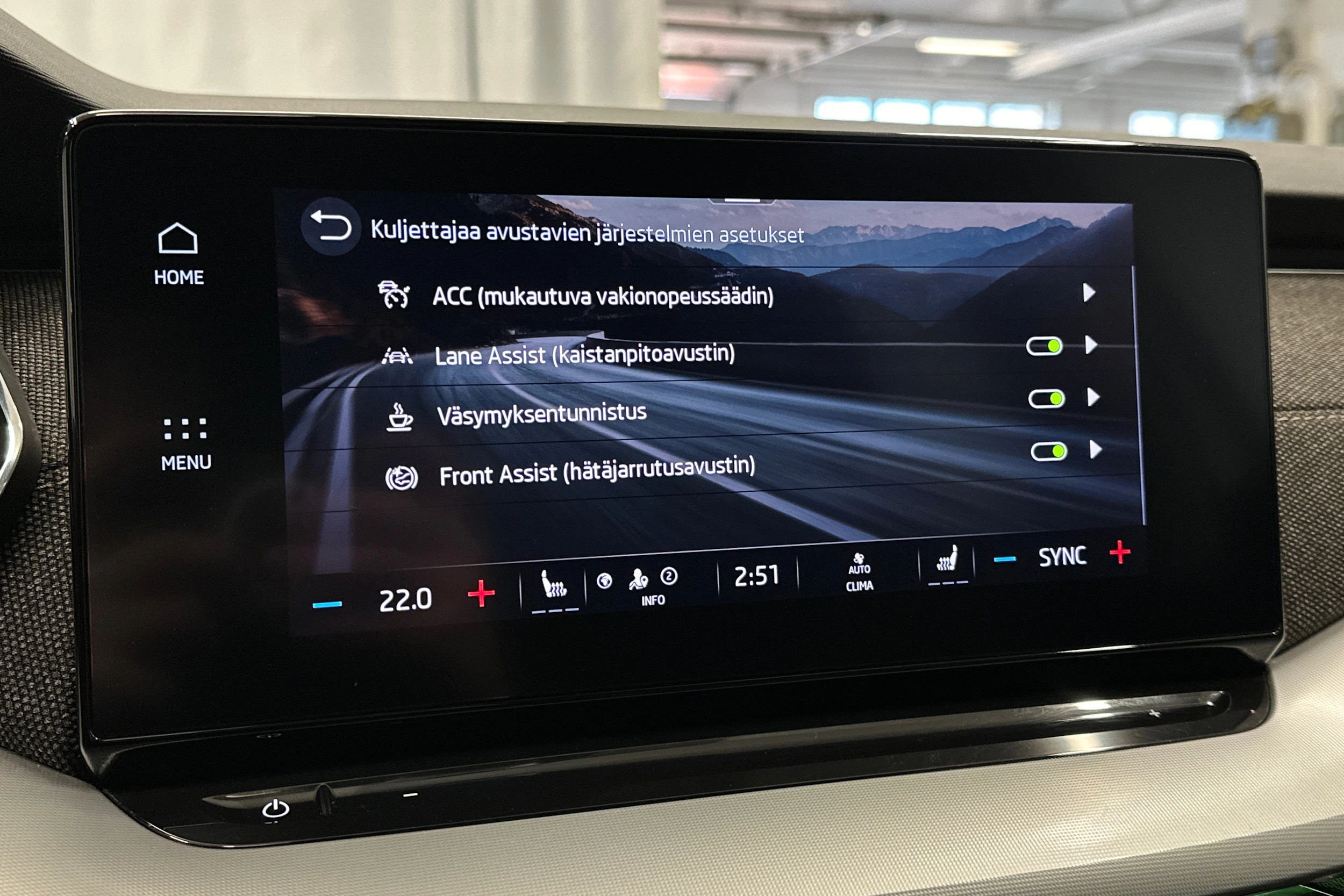 valkoinen Skoda Octavia 2021 kuva 22.