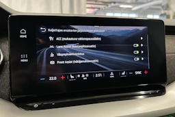 valkoinen Skoda Octavia 2021 kuva 22.