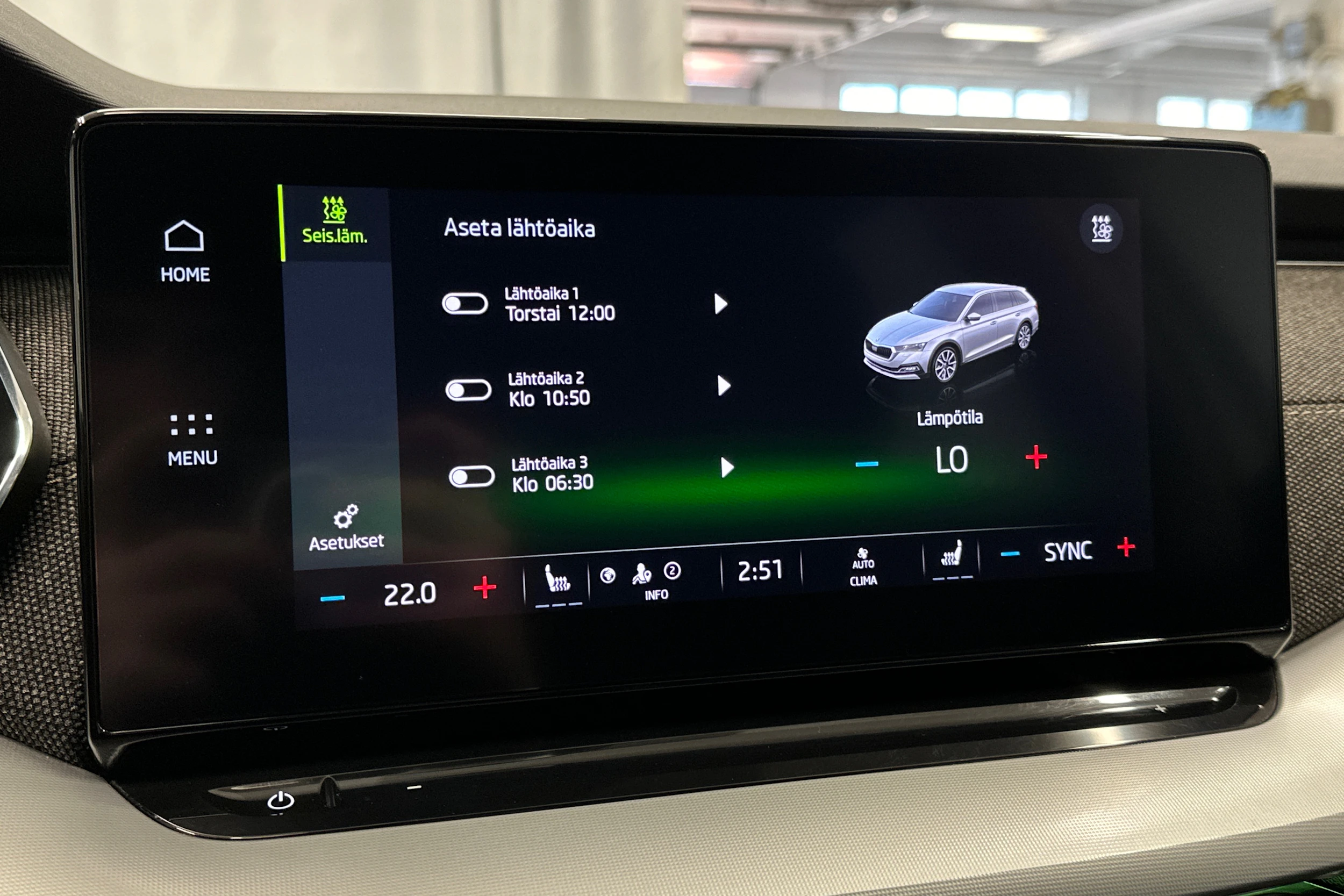 valkoinen Skoda Octavia 2021 kuva 23.