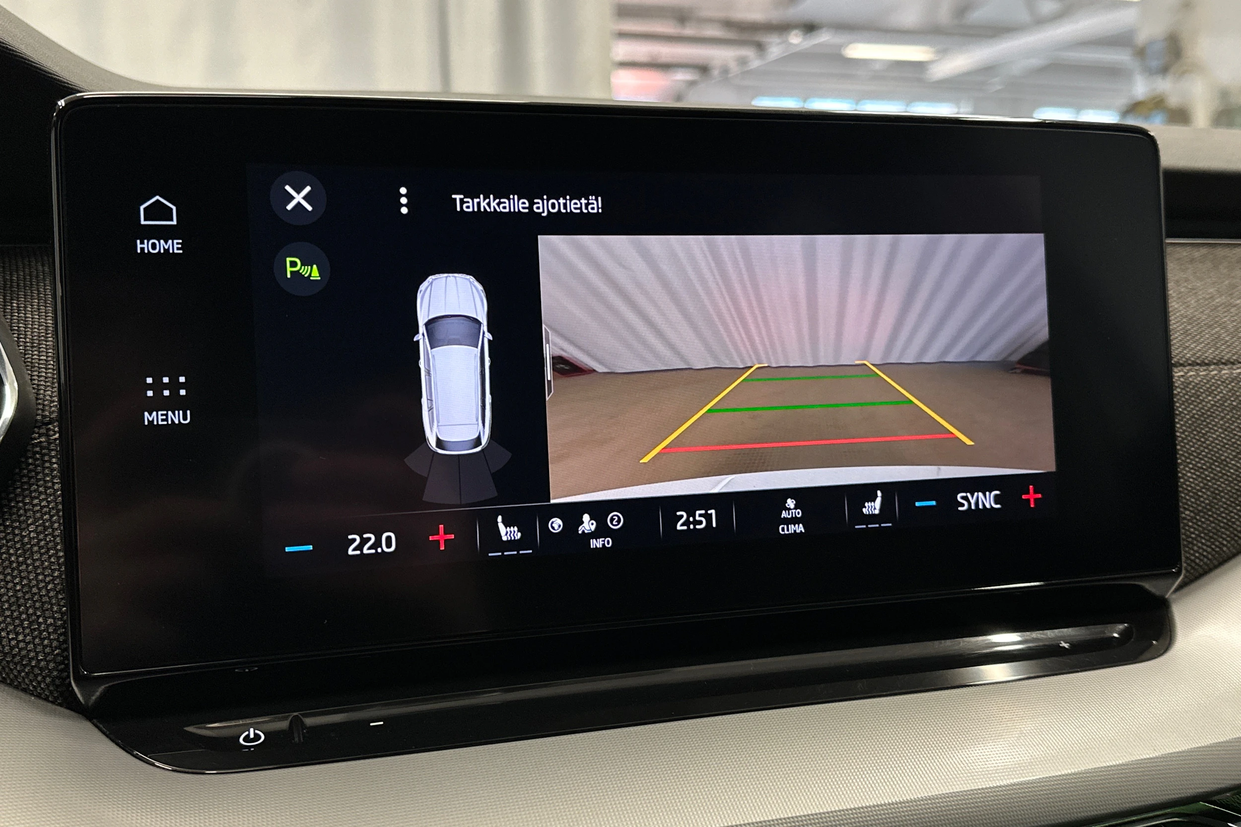 valkoinen Skoda Octavia 2021 kuva 24.