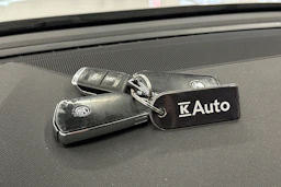 valkoinen Skoda Octavia 2021 kuva 28.