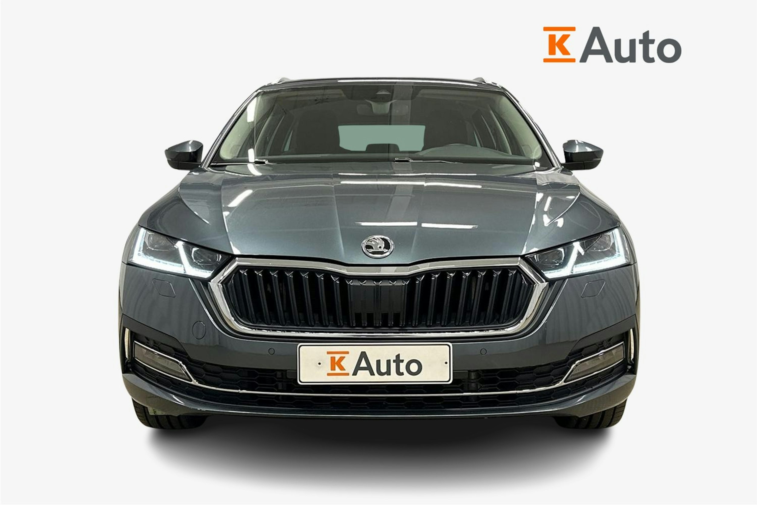 harmaa Skoda Octavia 2021 kuva 5.