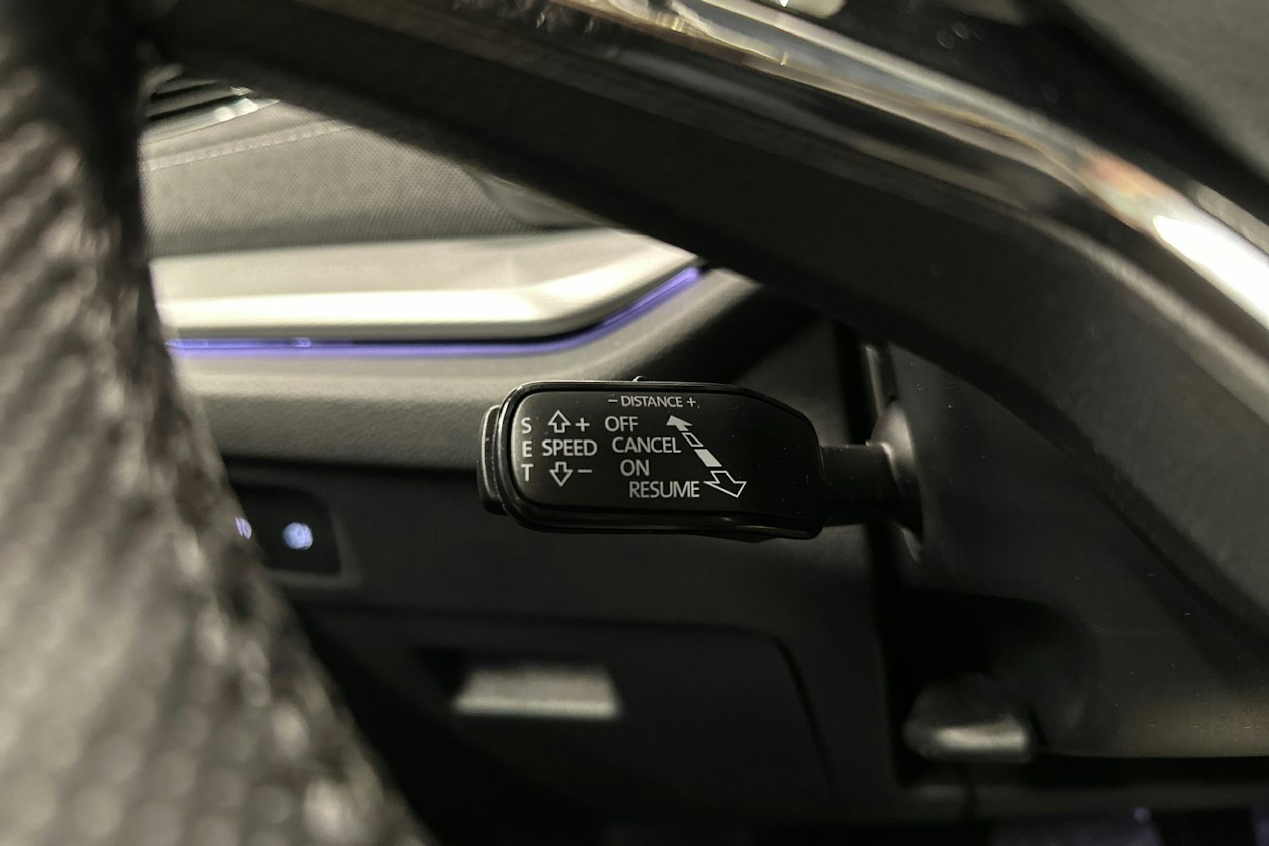 harmaa Skoda Octavia 2021 kuva 16.