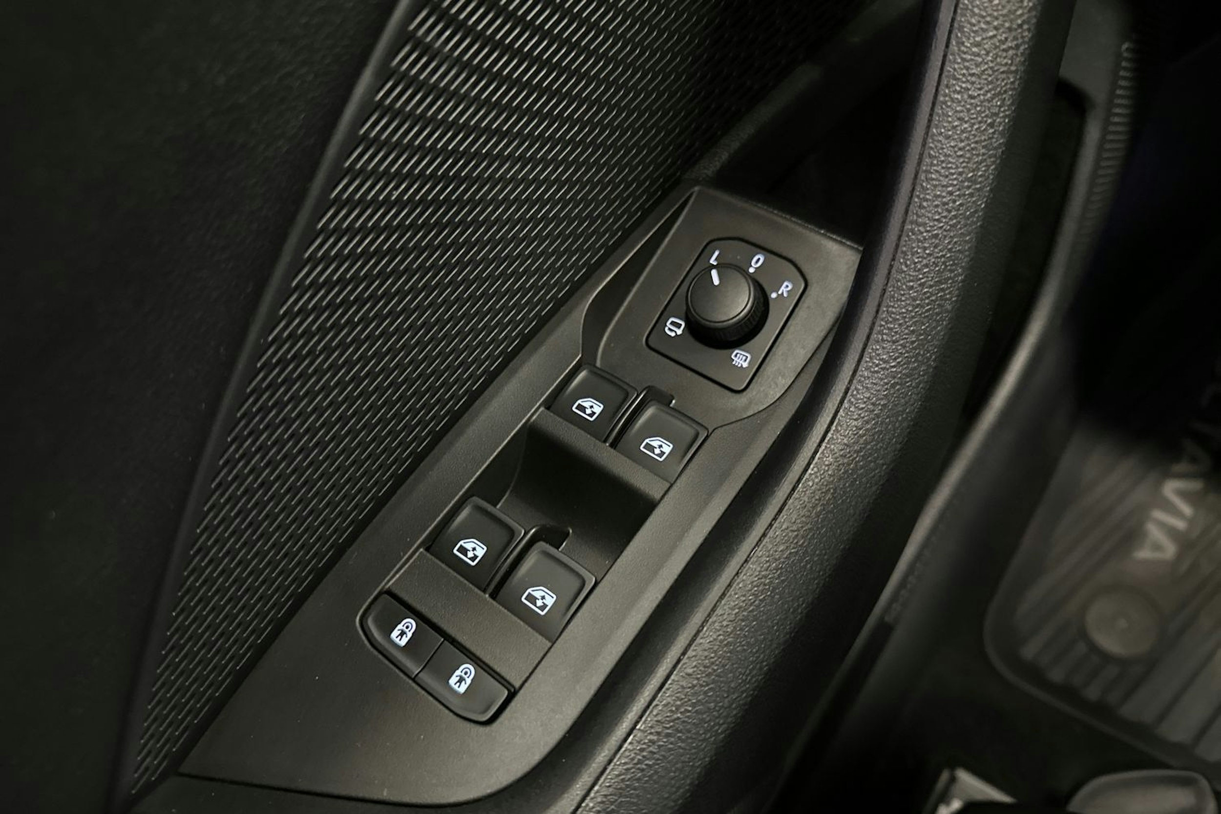 harmaa Skoda Octavia 2021 kuva 17.