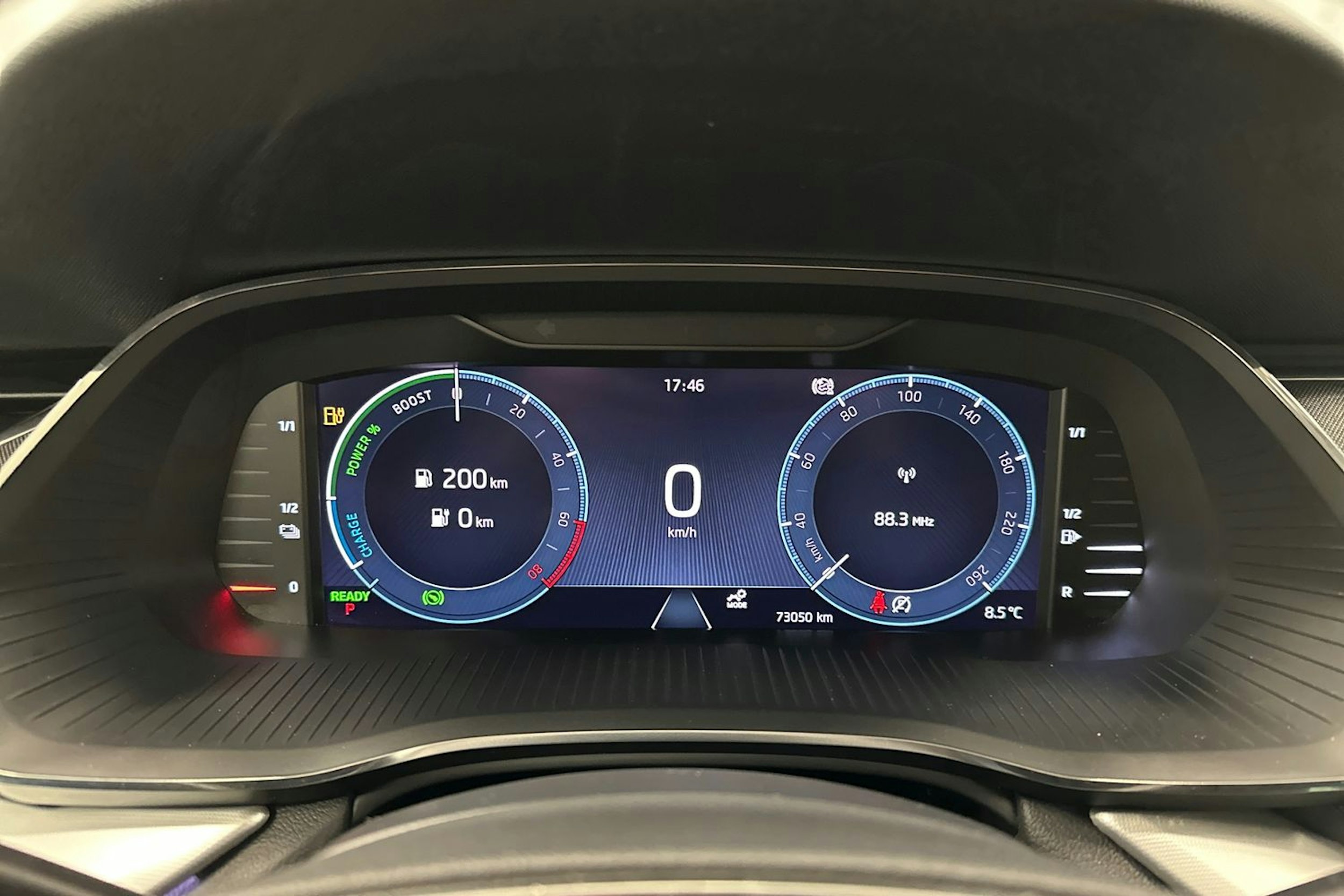 harmaa Skoda Octavia 2021 kuva 18.