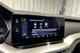 harmaa Skoda Octavia 2021 kuva 22.