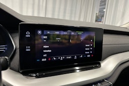 harmaa Skoda Octavia 2021 kuva 24.